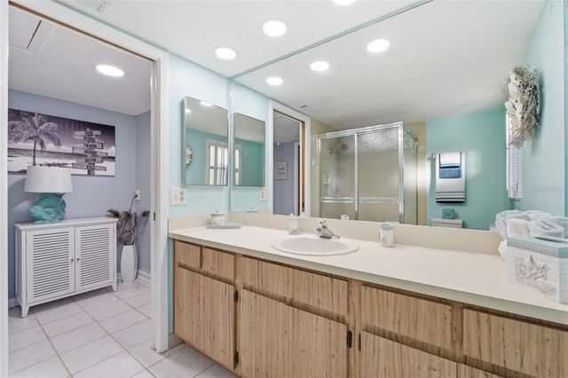 11650 CAPRI CIRCLE S 204, Treasure Island, FL 33706