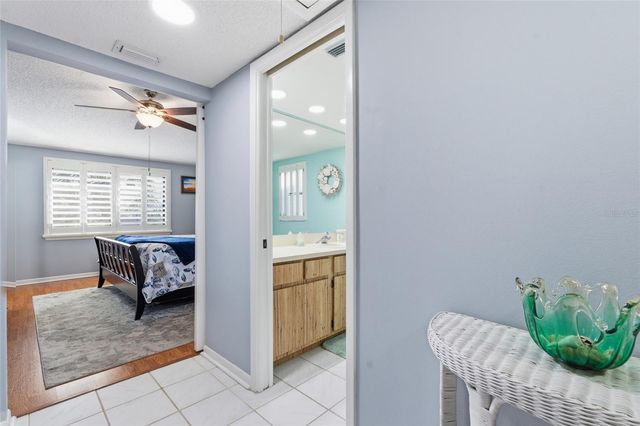 11650 CAPRI CIRCLE S 204, Treasure Island, FL 33706