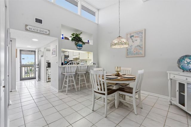 11650 CAPRI CIRCLE S 204, Treasure Island, FL 33706