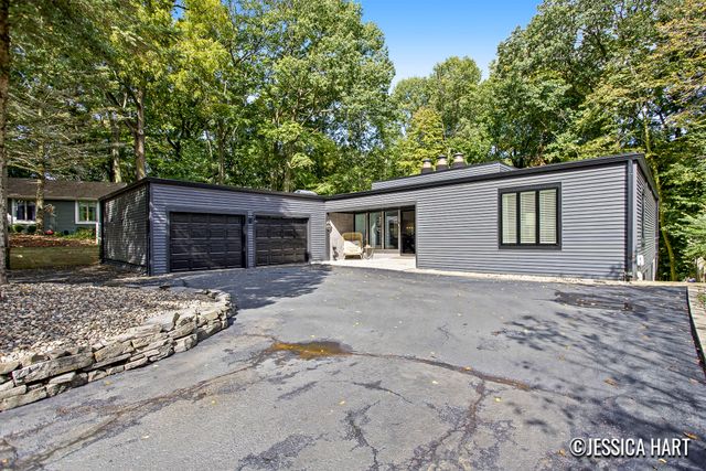 4776 Pinnacle Court Sw, City Of Wyoming, MI 49519