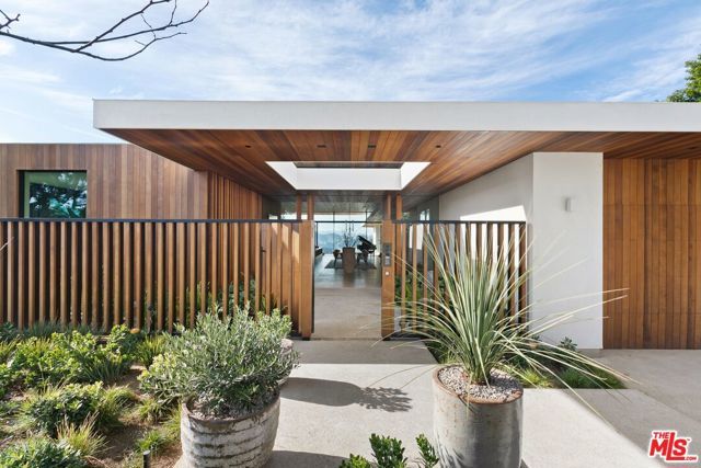 1675 Carla, Beverly Hills, CA 90210