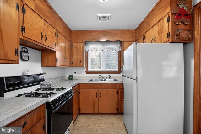 26949 LAUREL GROVE RD, Mechanicsville, MD 20659