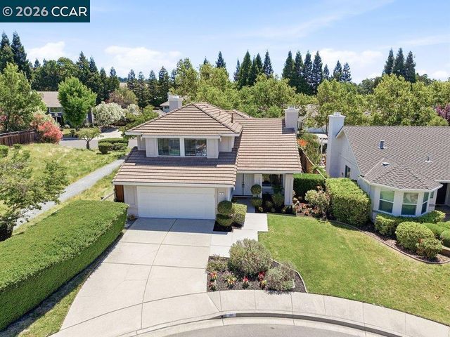 40 Saint Tropez Ct, Danville, CA 94506