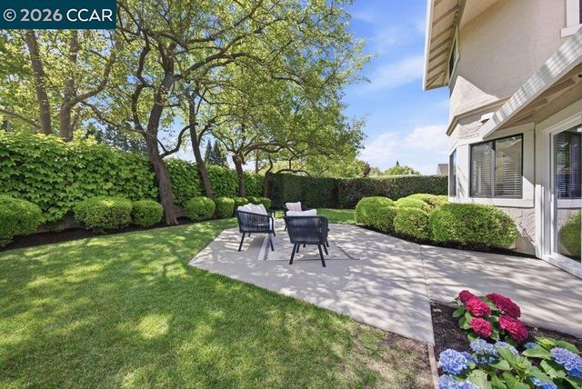 40 Saint Tropez Ct, Danville, CA 94506