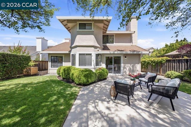 40 Saint Tropez Ct, Danville, CA 94506