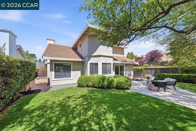 40 Saint Tropez Ct, Danville, CA 94506
