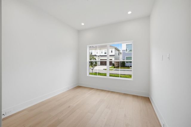 609 E 25th Street, Houston, TX 77008