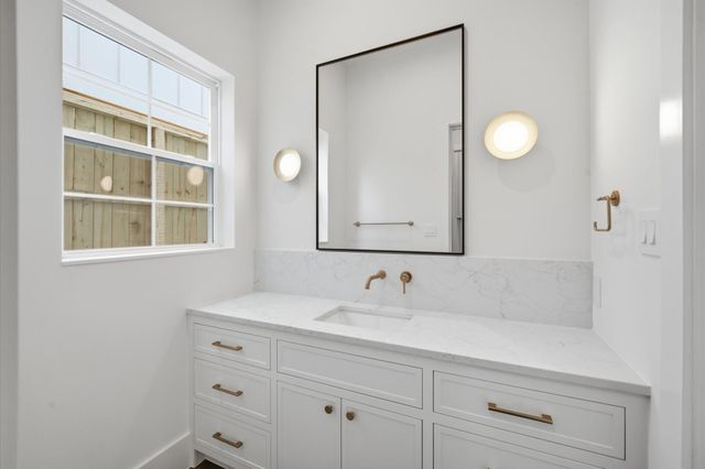 609 E 25th Street, Houston, TX 77008