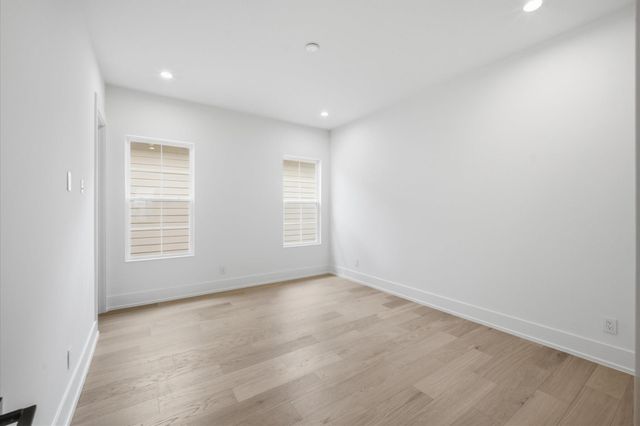 609 E 25th Street, Houston, TX 77008