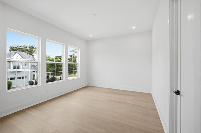 609 E 25th Street, Houston, TX 77008
