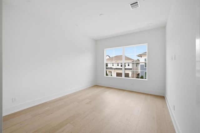 609 E 25th Street, Houston, TX 77008