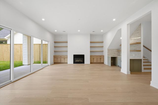 609 E 25th Street, Houston, TX 77008