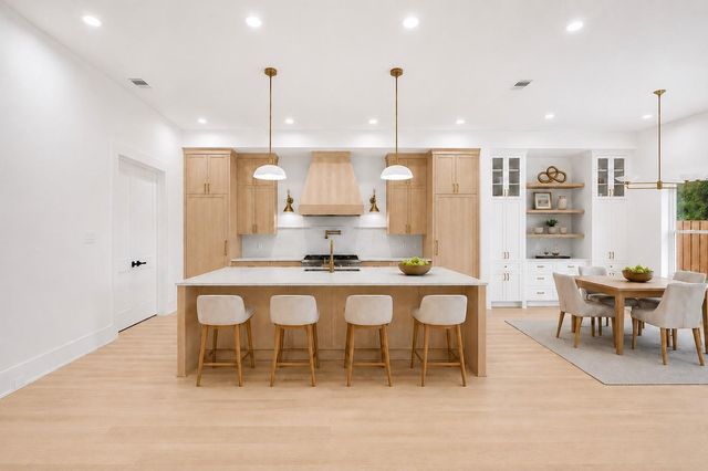 609 E 25th Street, Houston, TX 77008
