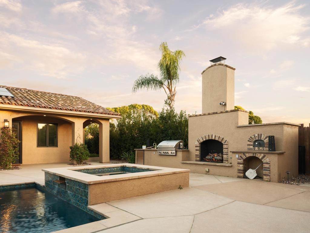 Image 25 of property listing at 15731 Via De Santa Fe, Rancho Santa Fe, CA 92067