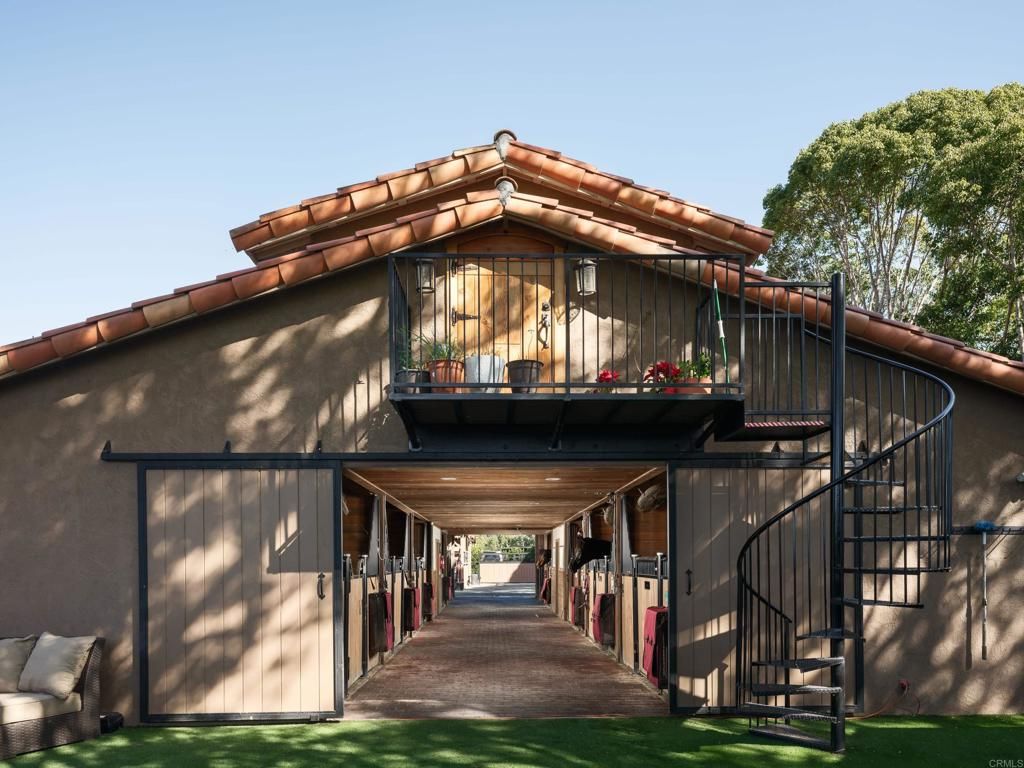 Image 30 of property listing at 15731 Via De Santa Fe, Rancho Santa Fe, CA 92067