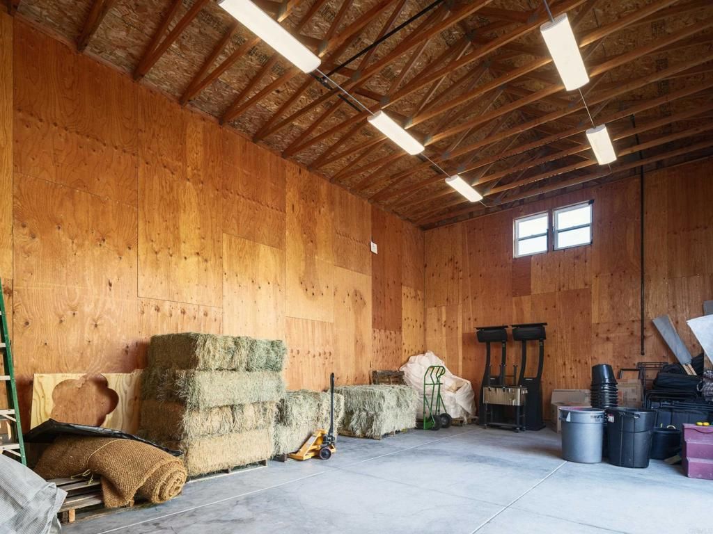 Image 37 of property listing at 15731 Via De Santa Fe, Rancho Santa Fe, CA 92067