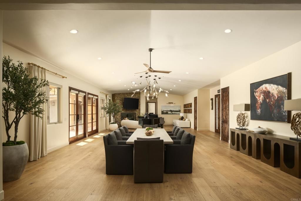 Image 6 of property listing at 15731 Via De Santa Fe, Rancho Santa Fe, CA 92067