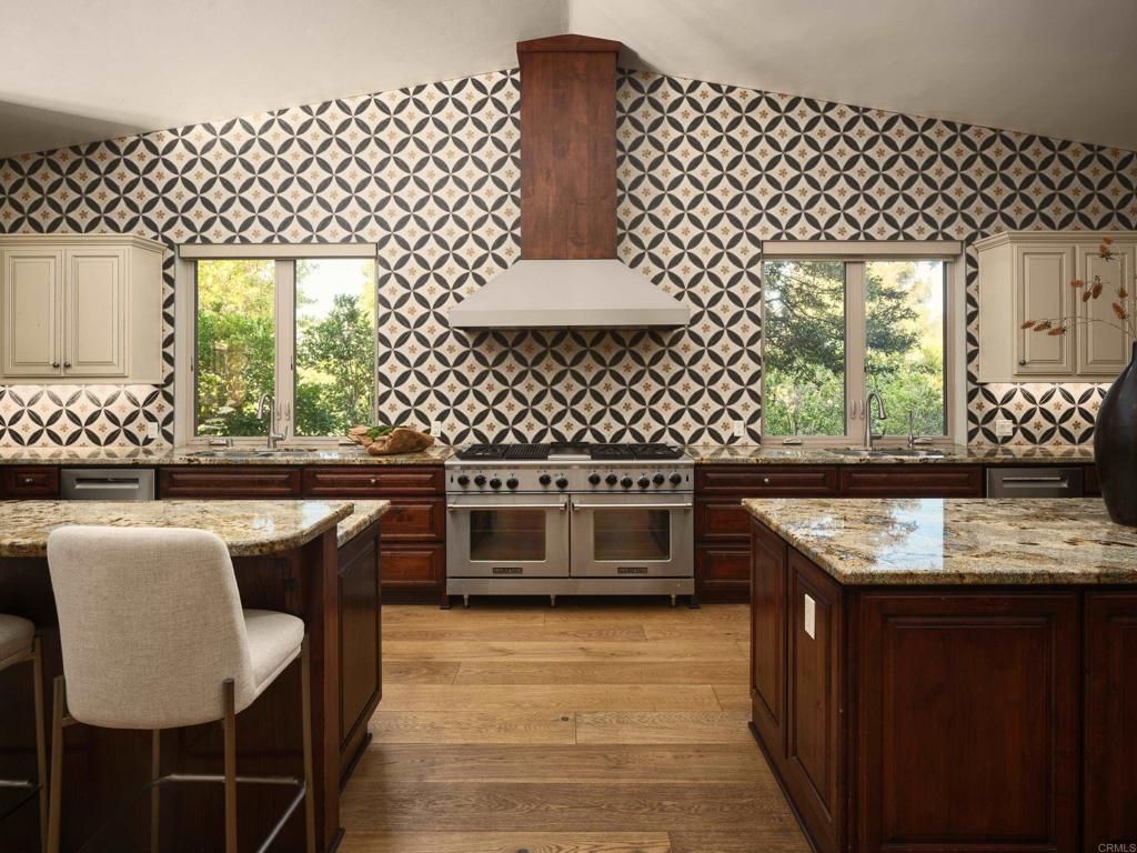 Image 9 of property listing at 15731 Via De Santa Fe, Rancho Santa Fe, CA 92067