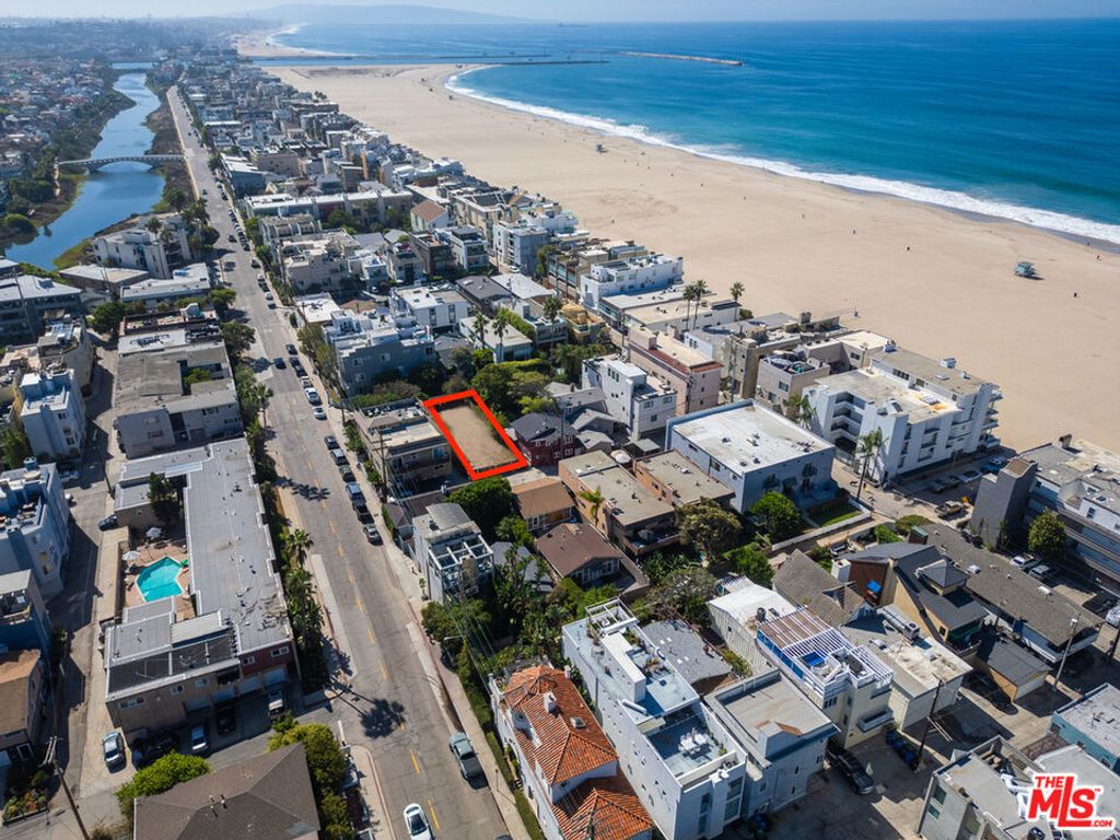 27 Galleon Street, Marina Del Rey, CA 90292 — photo 2