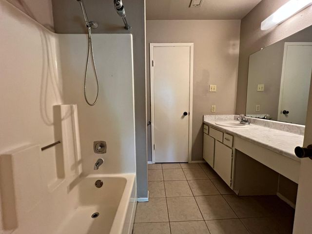 9217 Vogue Lane C, Houston, TX 77080