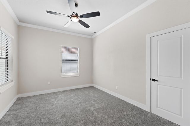300 Steinman Avenue, Dallas, TX 75203
