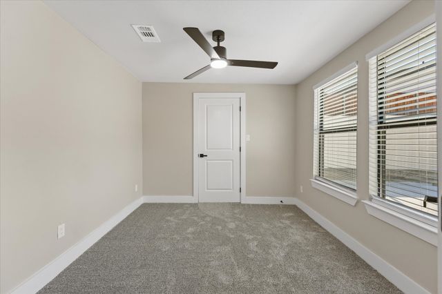 300 Steinman Avenue, Dallas, TX 75203