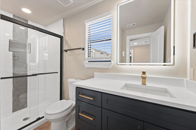 300 Steinman Avenue, Dallas, TX 75203