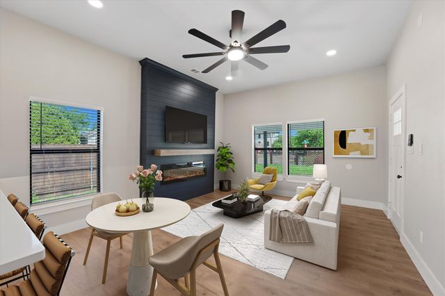 300 Steinman Avenue, Dallas, TX 75203