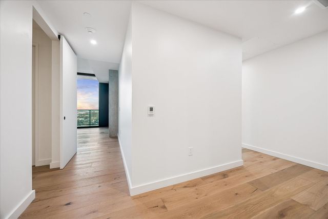 610 Davis ST 2702, Austin, TX 78701