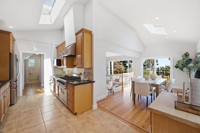 512 Lakemead Way, Redwood City, CA 94062