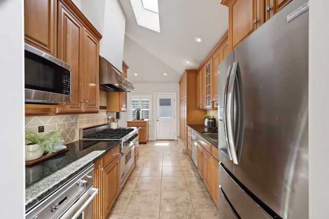 512 Lakemead Way, Redwood City, CA 94062