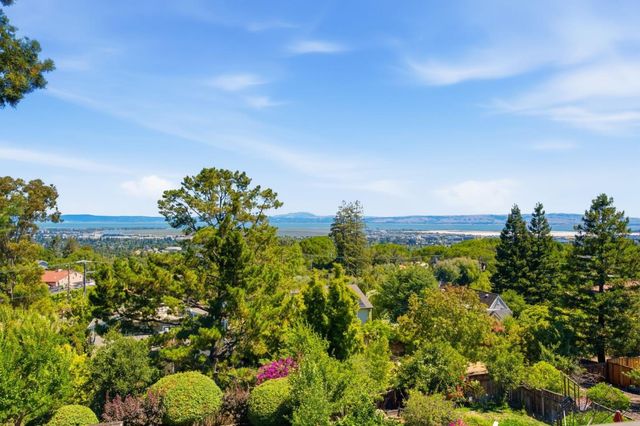 512 Lakemead Way, Redwood City, CA 94062