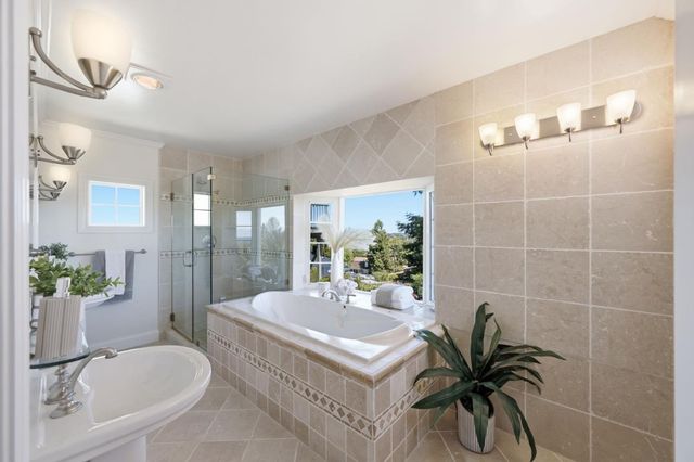 512 Lakemead Way, Redwood City, CA 94062
