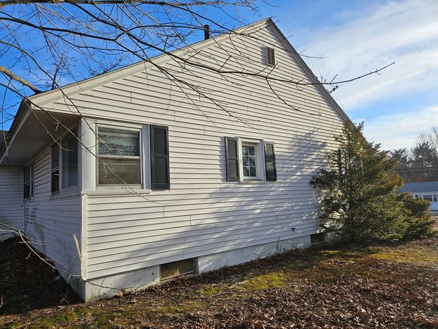 67 Woodside Terr, Westfield, MA 01085