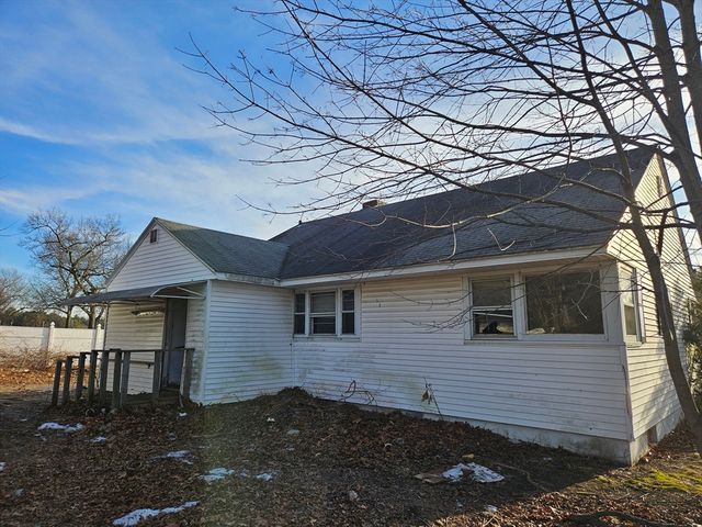 67 Woodside Terr, Westfield, MA 01085