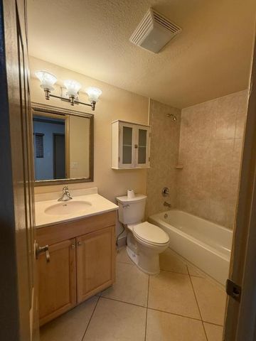 744 NE 14th Avenue 12, Fort Lauderdale, FL 33304