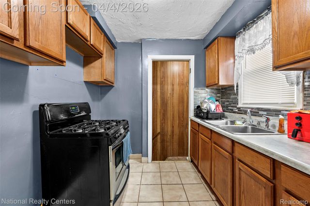 6530 Brace Street, Detroit, MI 48228