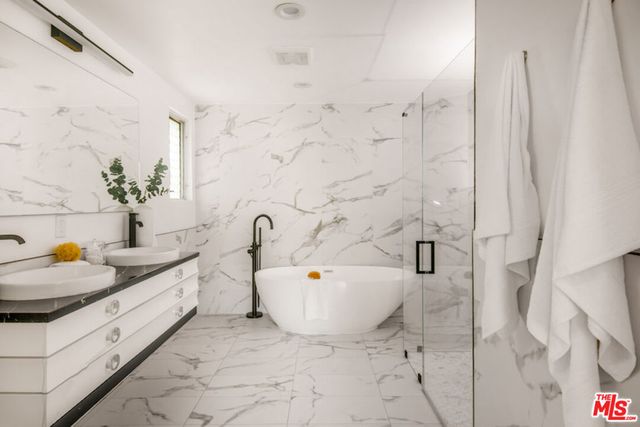 2700 Carmar Drive, Los Angeles, CA 90046