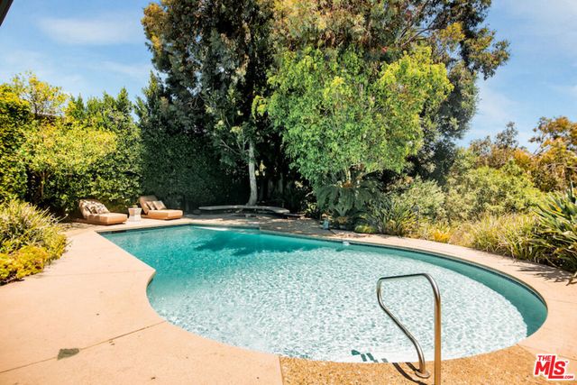 2700 Carmar Drive, Los Angeles, CA 90046