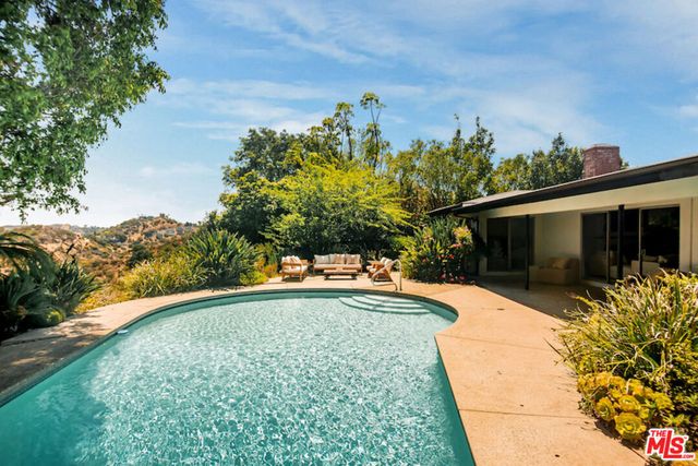 2700 Carmar Drive, Los Angeles, CA 90046