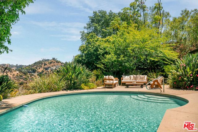 2700 Carmar Drive, Los Angeles, CA 90046