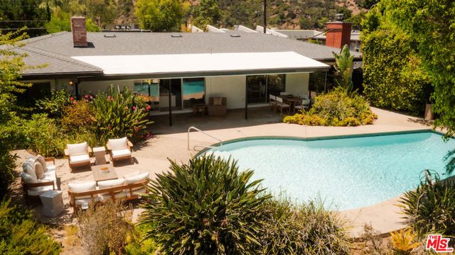 2700 Carmar Drive, Los Angeles, CA 90046