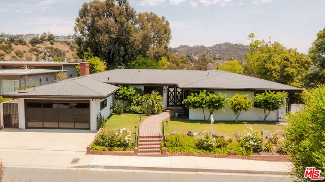 2700 Carmar Drive, Los Angeles, CA 90046