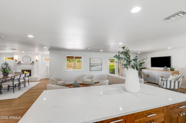 618 W PALMAIRE Avenue, Phoenix, AZ 85021