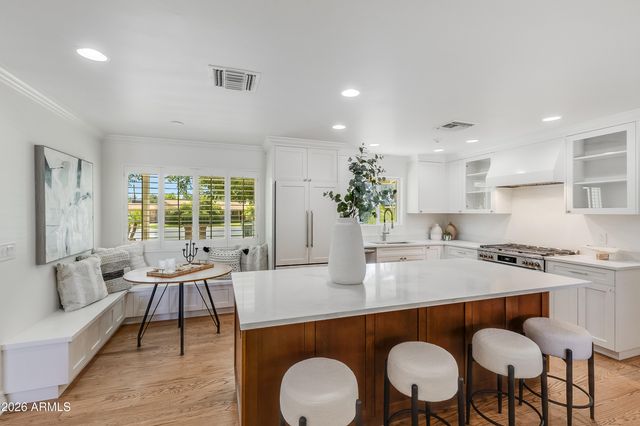 618 W PALMAIRE Avenue, Phoenix, AZ 85021