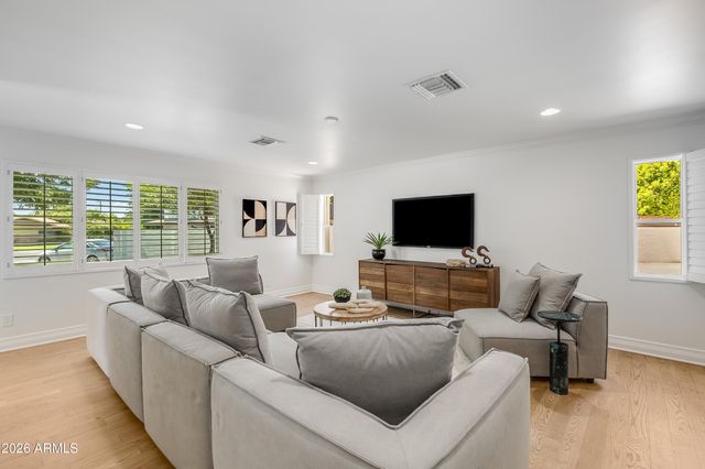618 W PALMAIRE Avenue, Phoenix, AZ 85021
