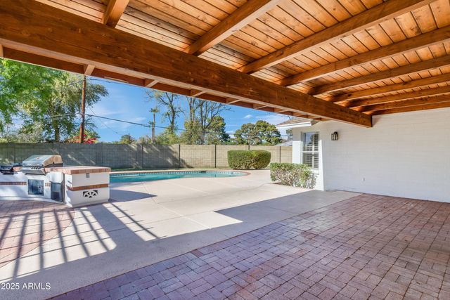 618 W PALMAIRE Avenue, Phoenix, AZ 85021