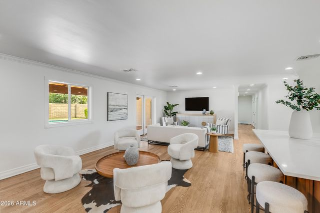 618 W PALMAIRE Avenue, Phoenix, AZ 85021