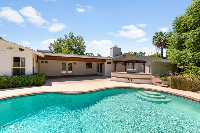 618 W PALMAIRE Avenue, Phoenix, AZ 85021