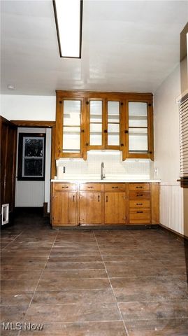 895 Rondel Road, Cleveland, OH 44110